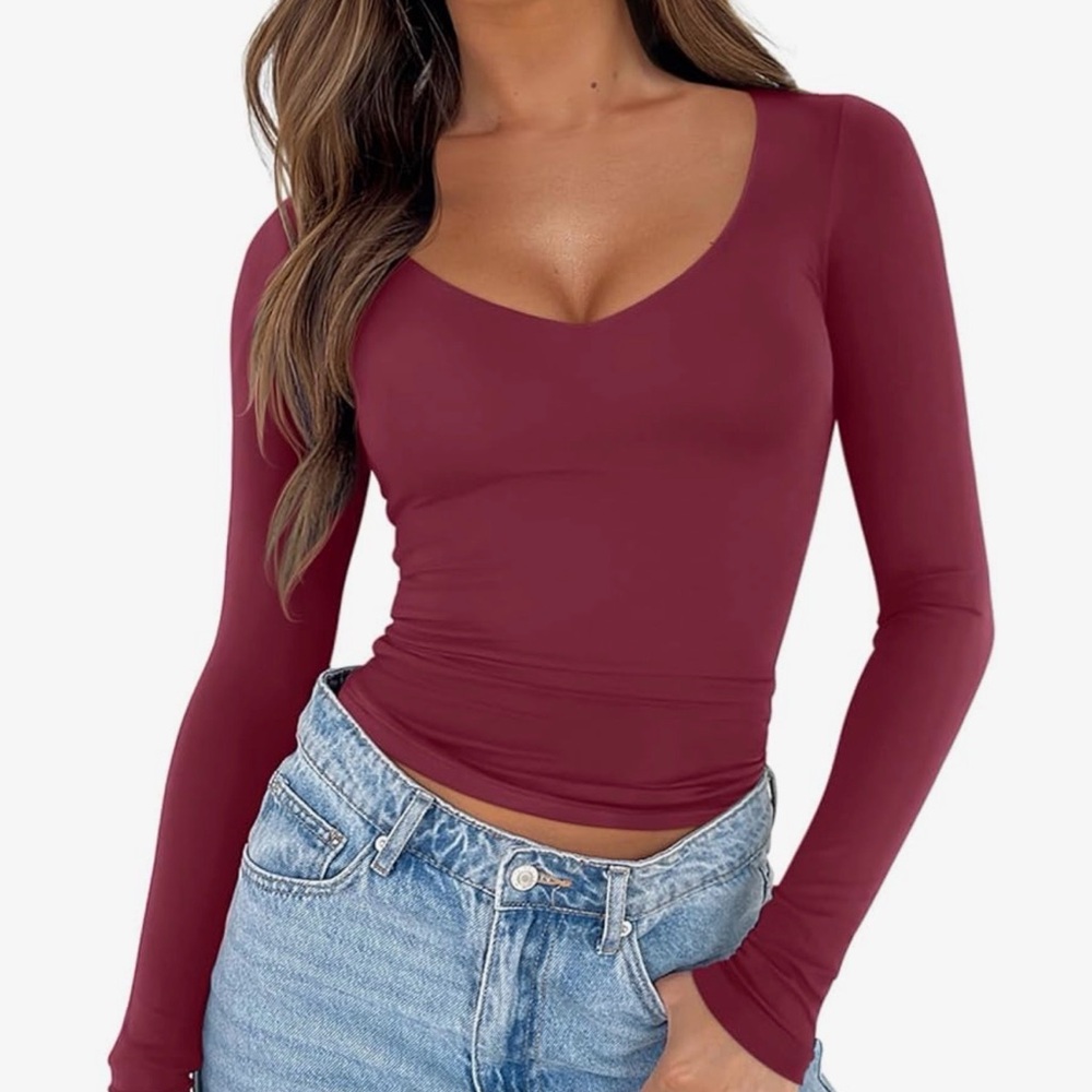ReoRia Long Sleeve Scoop Neck Top in Wine